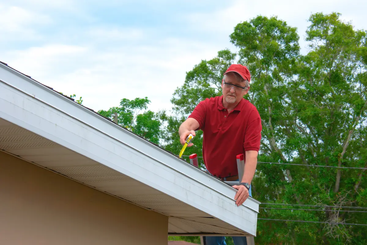 measuring roof inspector